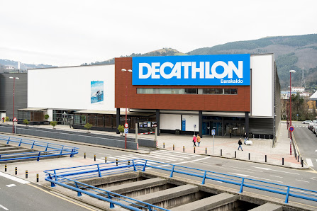 Mañana 18, presentación equipaciones en Decathlon Megapark