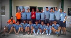 Los jugadores tras finalizar la sesión de hoy, en las instalaciones de la Escuela de Fútbol de Cobeña.